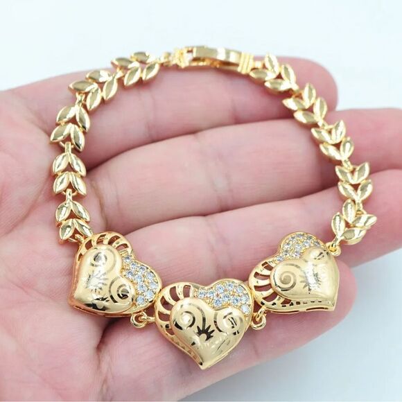 18K Gold plated Women Clear Topaz Laser Engraving Love Hearts Charm Bracelet - Picture 1 of 16